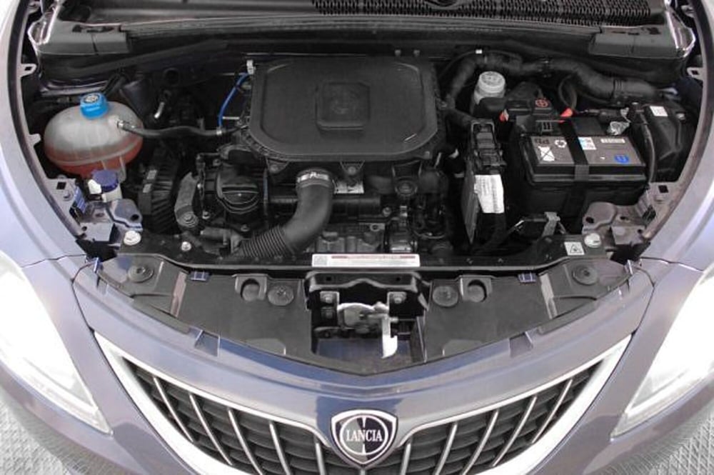 Lancia Ypsilon usata a Novara (10)