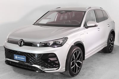 Volkswagen Tiguan 1.5 tsi ehybrid R-Line 272cv dsg del 2024 usata a Paruzzaro