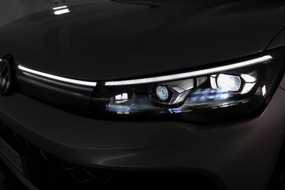 Volkswagen Tiguan usata a Novara (18)
