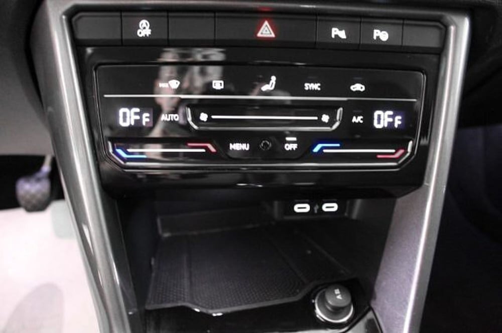 Volkswagen T-Roc usata a Novara (12)