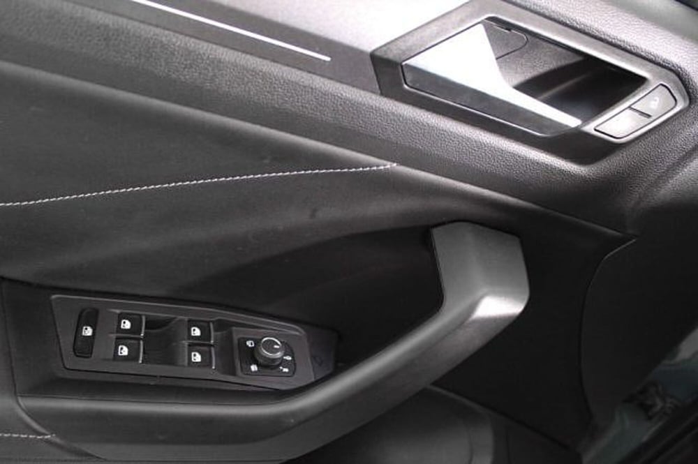 Volkswagen T-Roc usata a Novara (15)