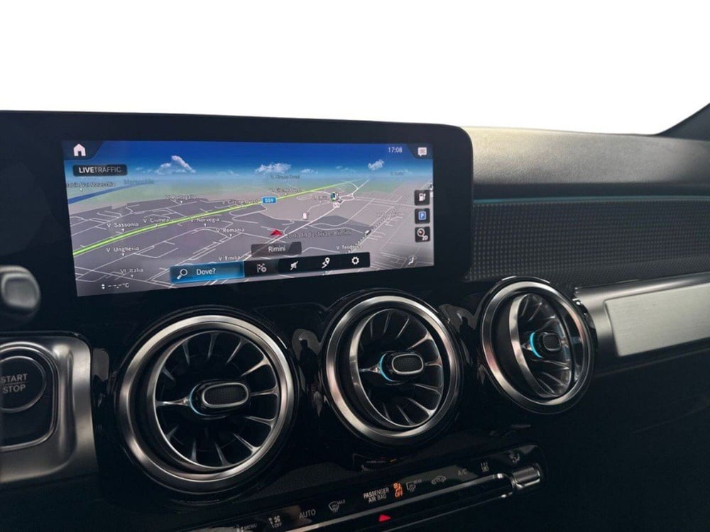 Mercedes-Benz EQB usata a Rimini (15)