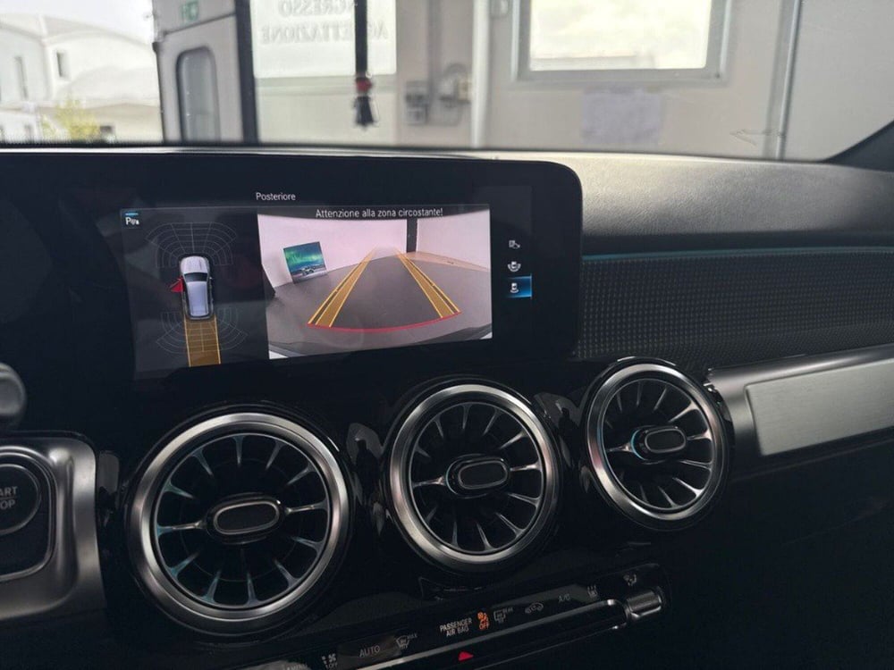 Mercedes-Benz EQB usata a Rimini (19)