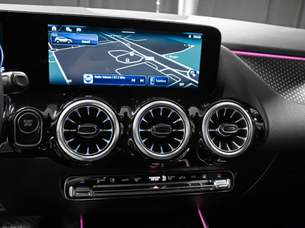 Mercedes-Benz EQA nuova a Macerata (17)