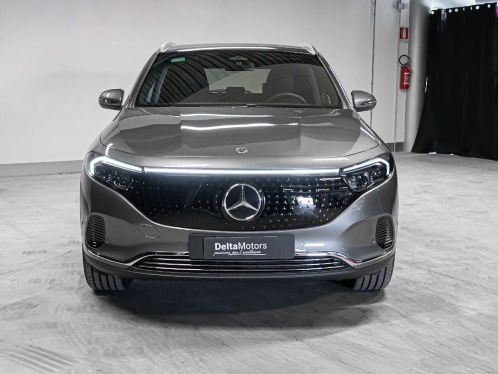 Mercedes-Benz EQA nuova a Macerata (2)