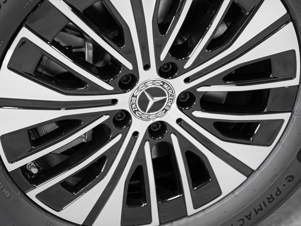 Mercedes-Benz EQA nuova a Macerata (5)
