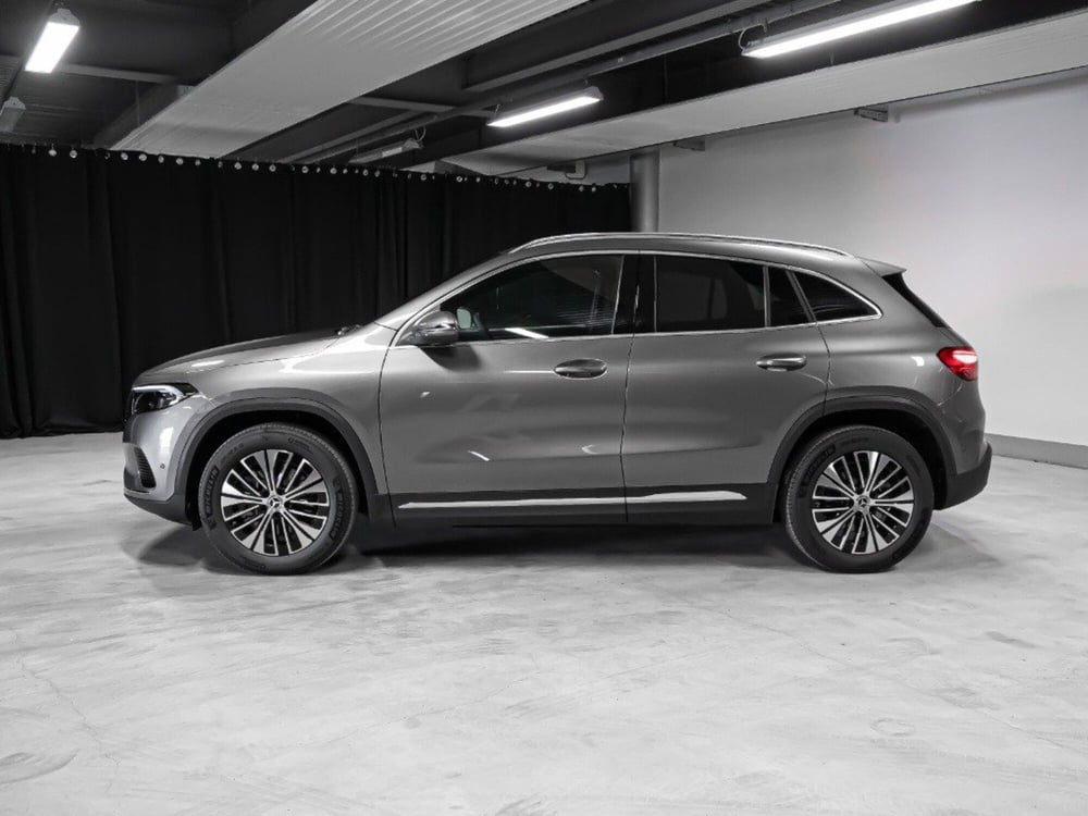 Mercedes-Benz EQA nuova a Macerata (6)