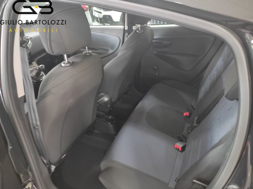 Lancia Ypsilon usata a Prato (13)