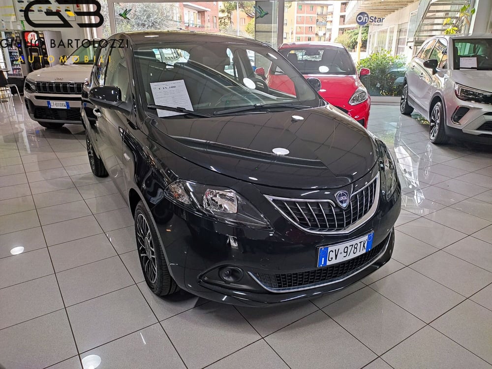 Lancia Ypsilon usata a Prato (3)