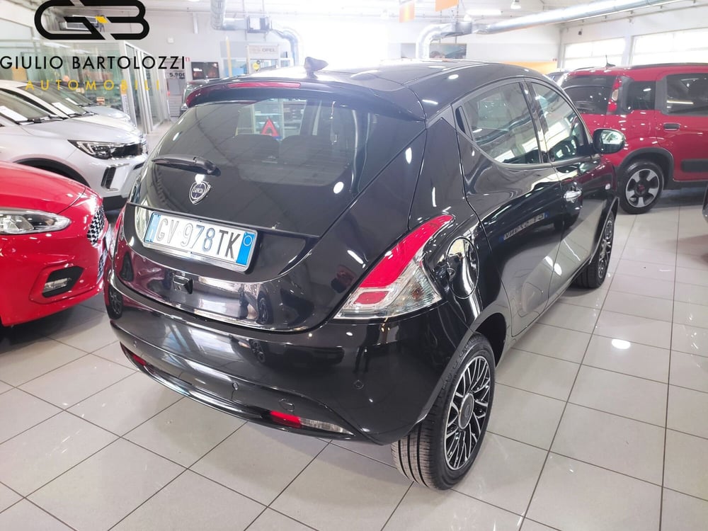Lancia Ypsilon usata a Prato (5)