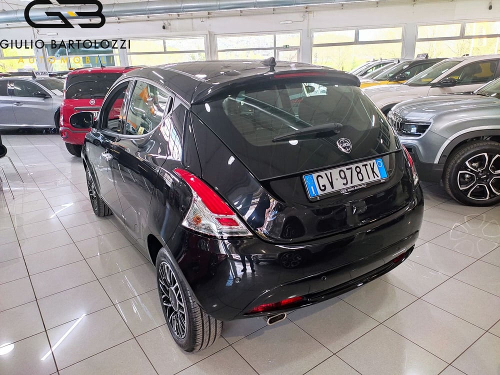 Lancia Ypsilon usata a Prato (8)