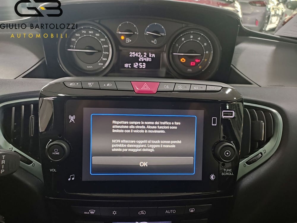 Lancia Ypsilon usata a Prato (9)