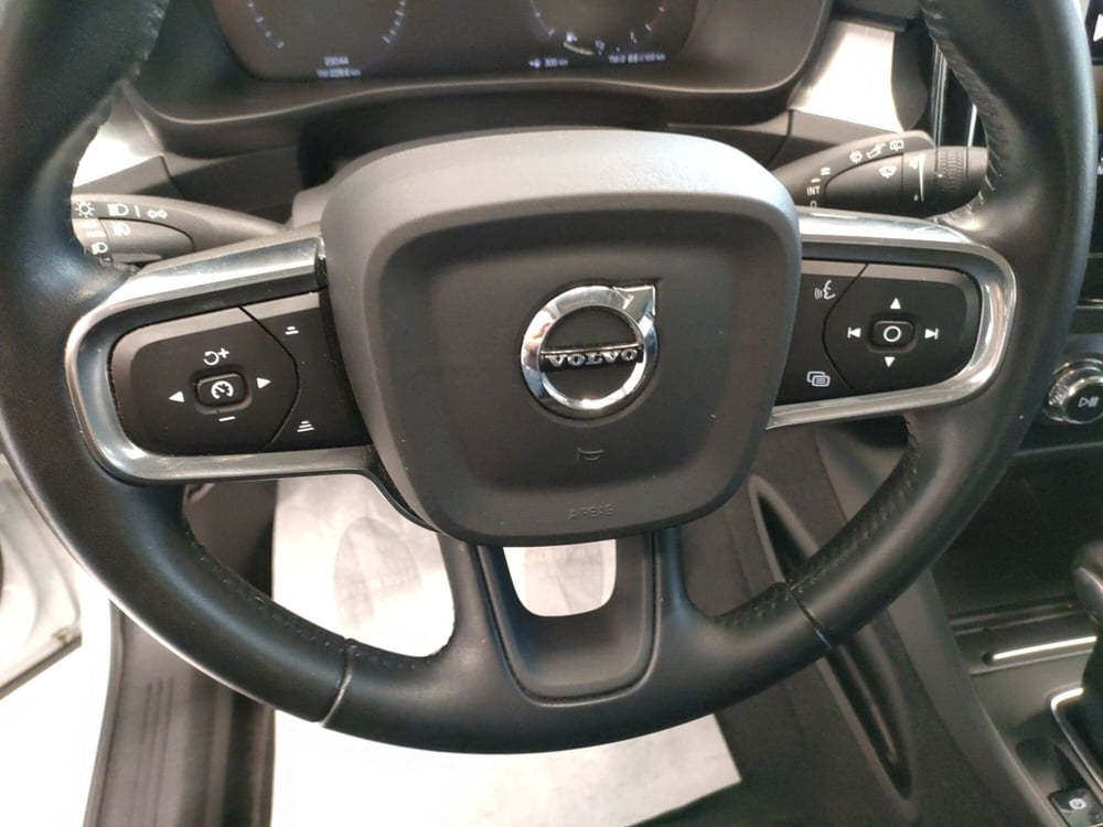 Volvo XC40 usata a Bologna (11)