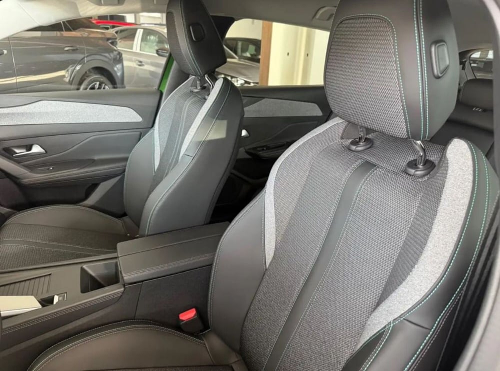 Peugeot 308 nuova a Latina (5)