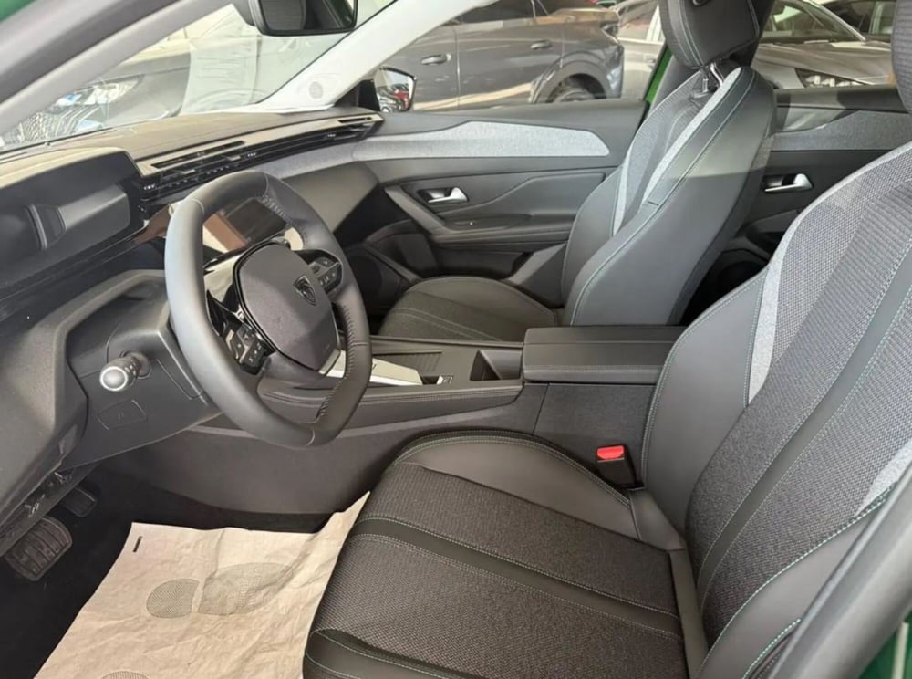 Peugeot 308 nuova a Latina (9)