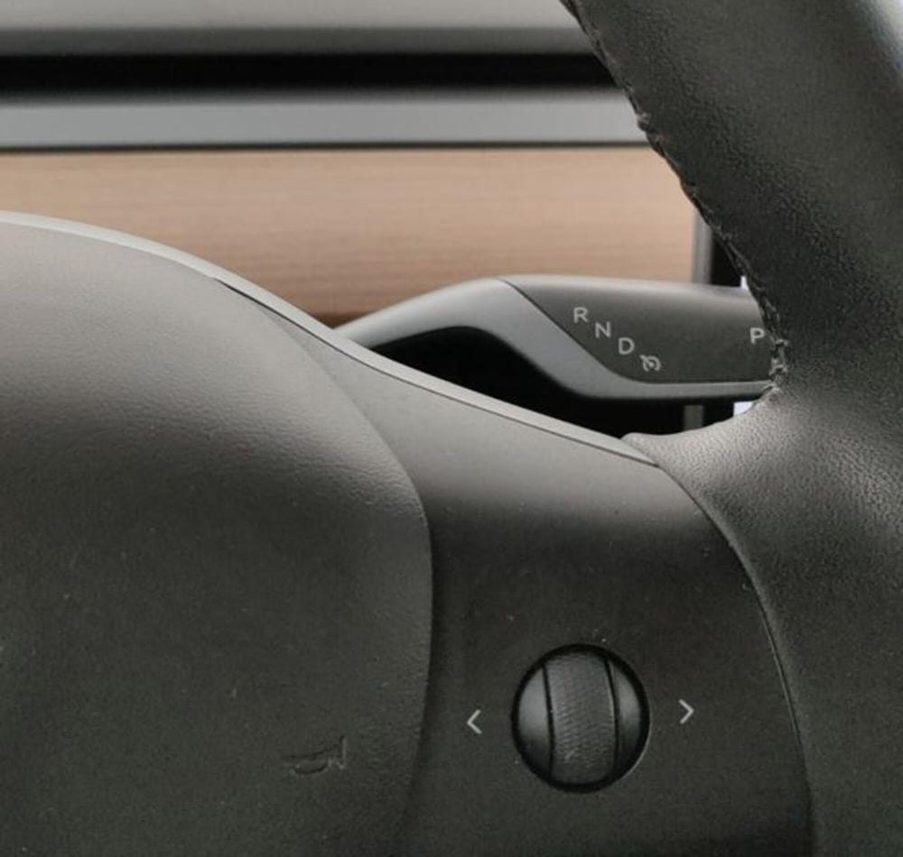 Tesla Model 3 usata a Modena (16)