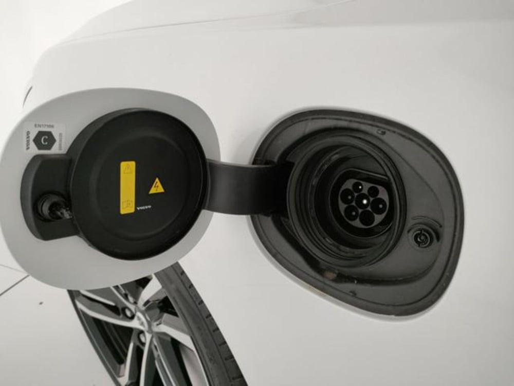 Volvo V90 nuova a Modena (10)