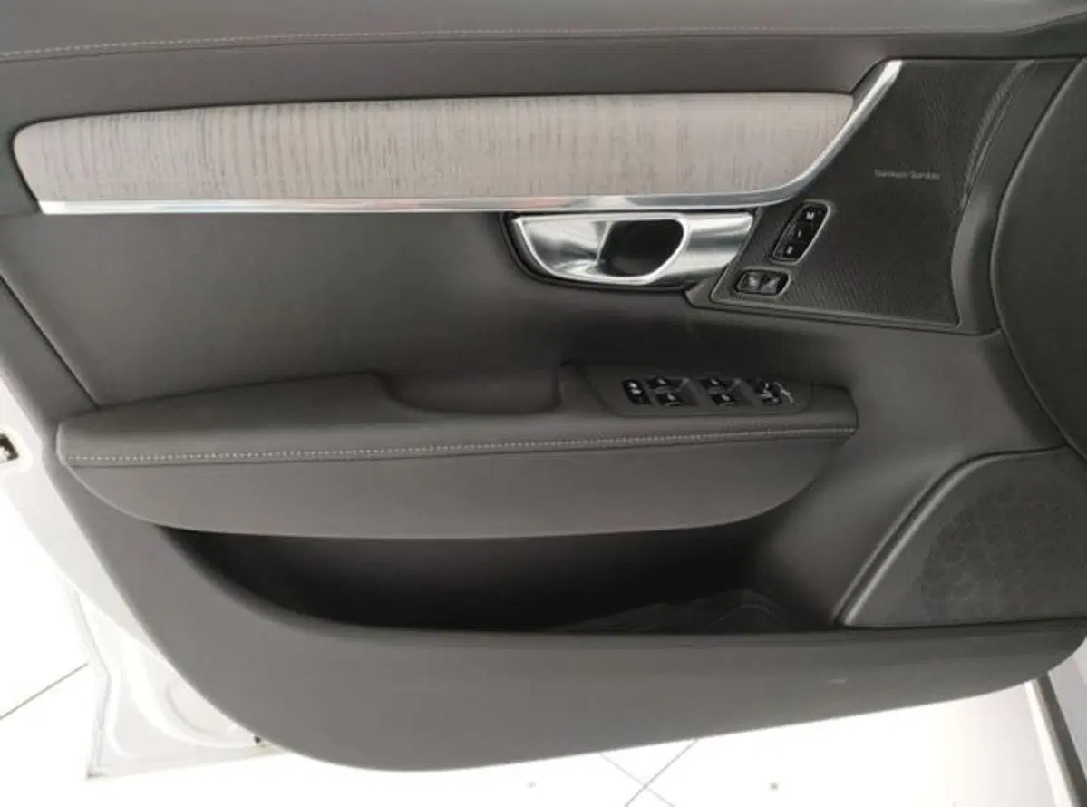 Volvo V90 nuova a Modena (12)