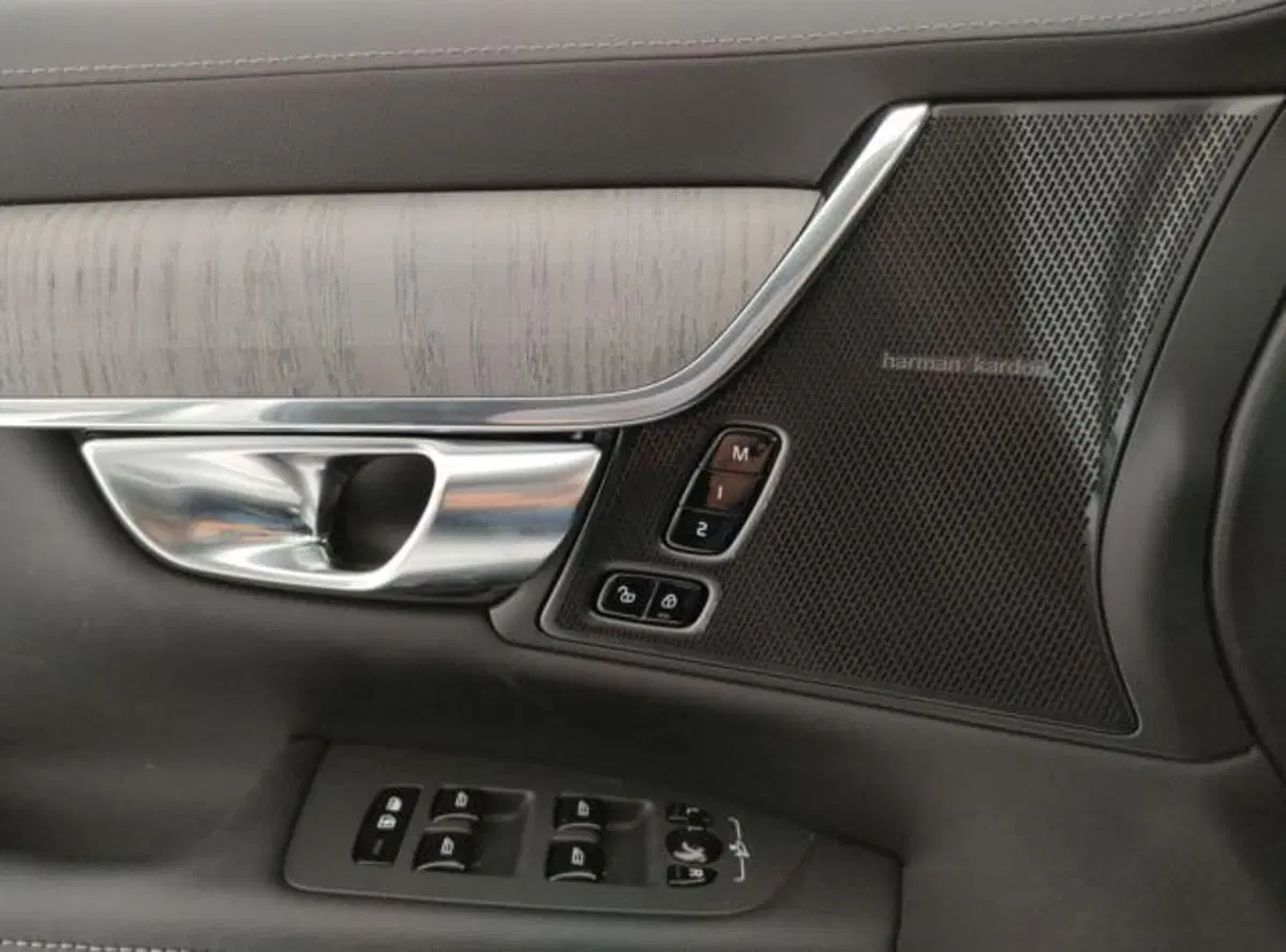 Volvo V90 nuova a Modena (13)