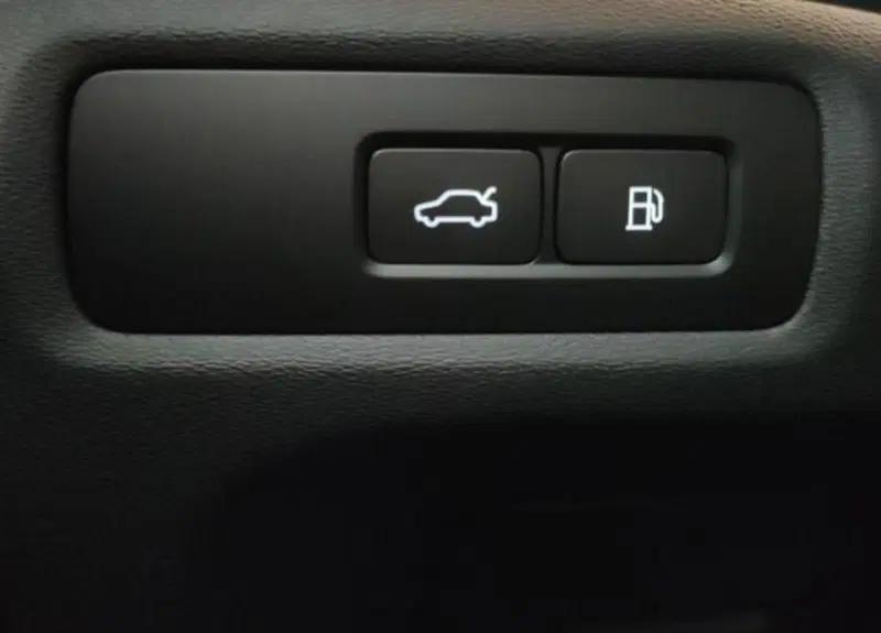 Volvo V90 nuova a Modena (15)