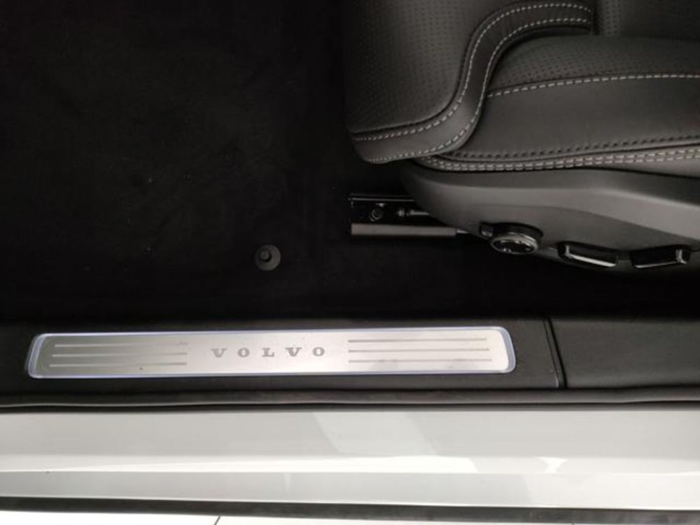 Volvo V90 nuova a Modena (17)