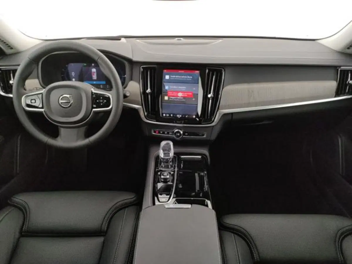 Volvo V90 nuova a Modena (19)
