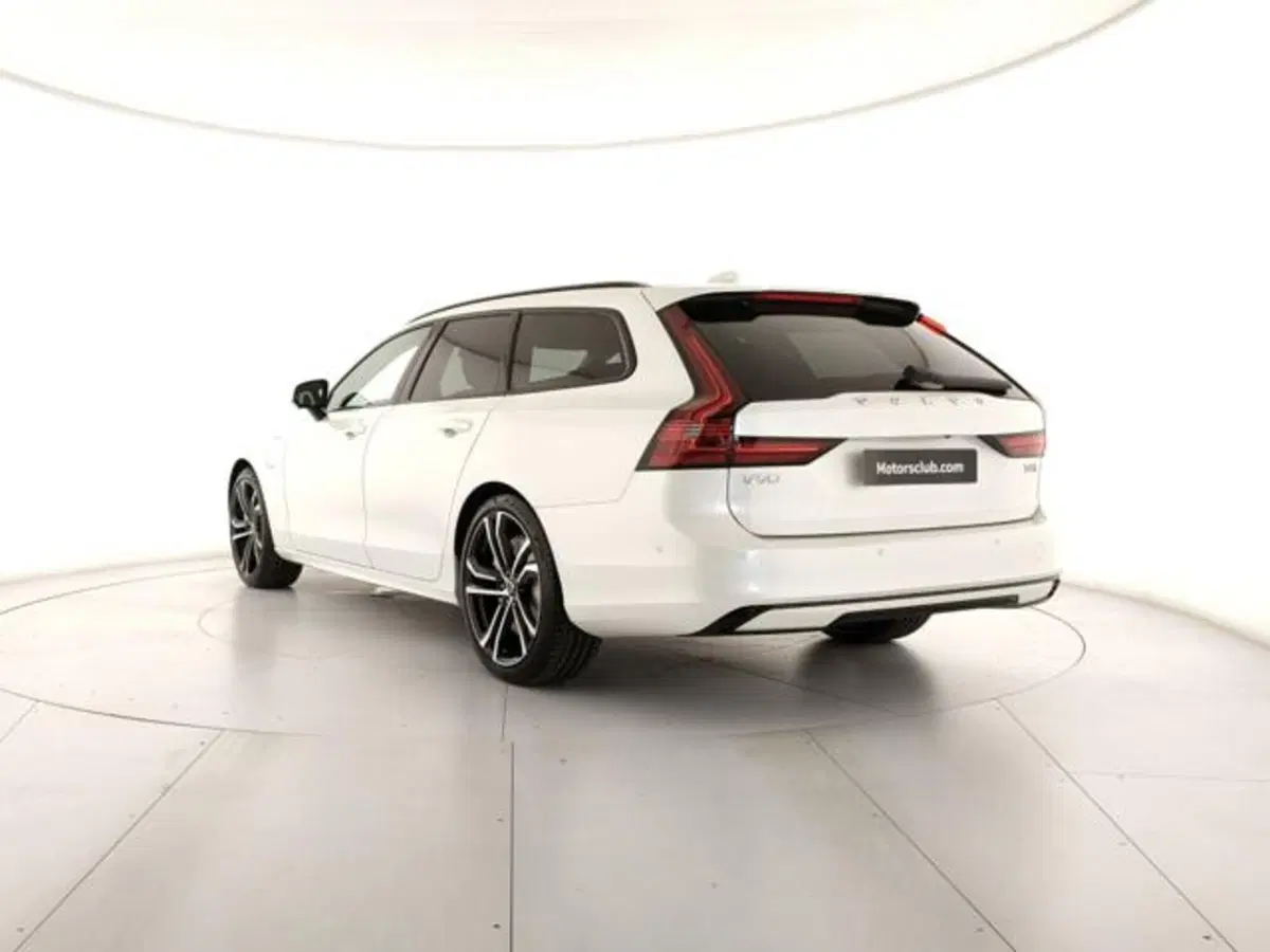 Volvo V90 nuova a Modena (3)