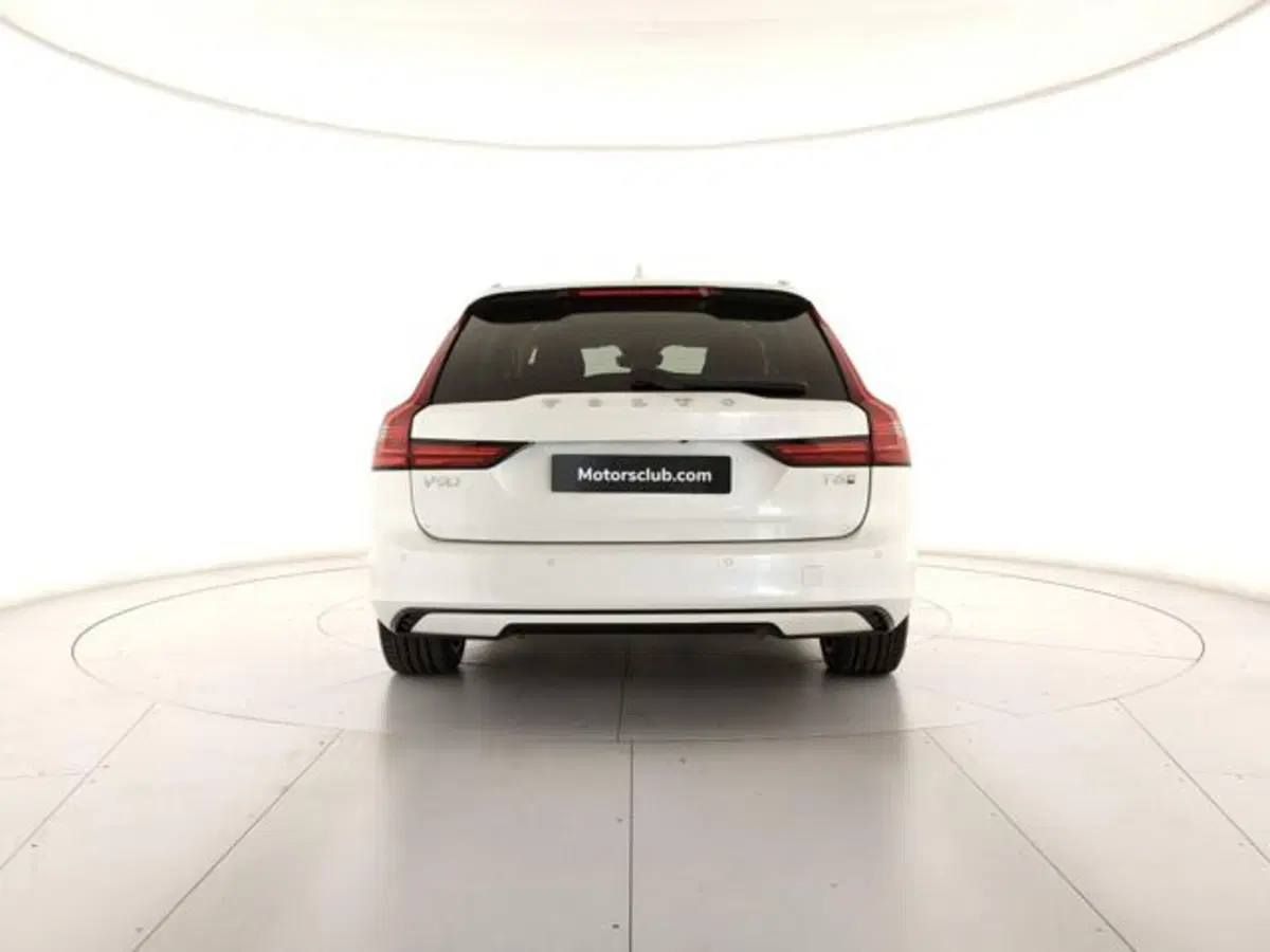 Volvo V90 nuova a Modena (4)