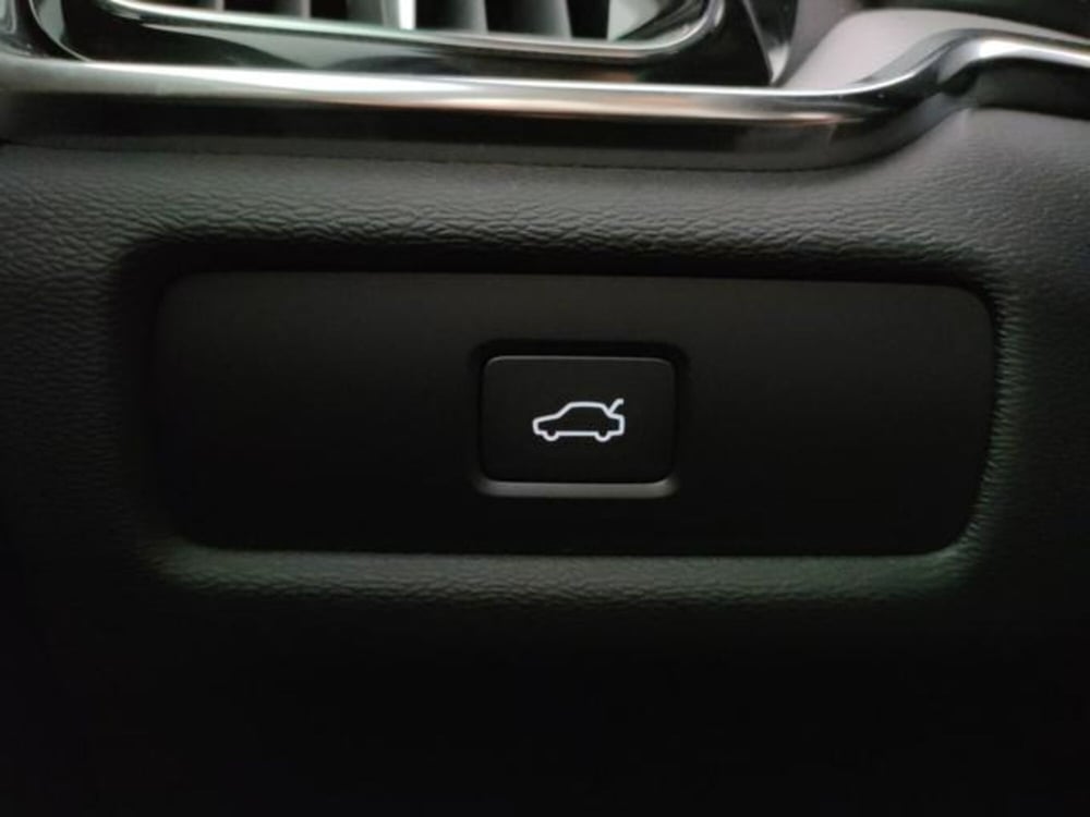 Volvo V60 nuova a Modena (13)