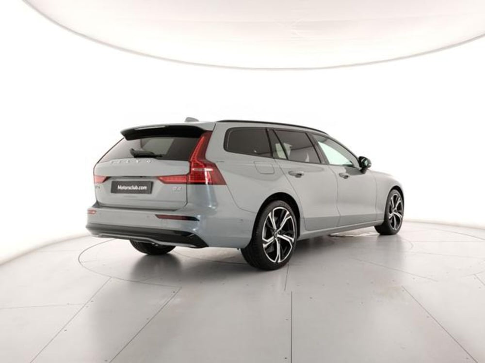 Volvo V60 nuova a Modena (5)