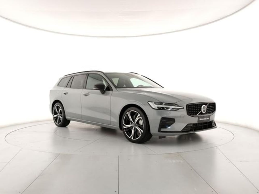 Volvo V60 nuova a Modena (6)