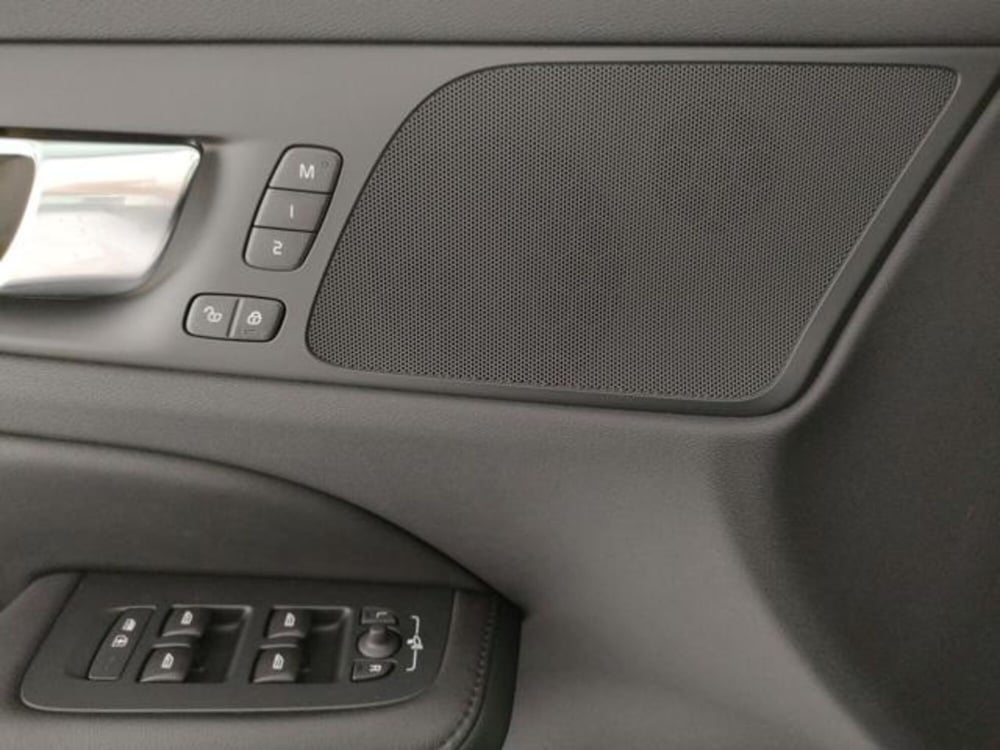 Volvo V60 nuova a Modena (12)
