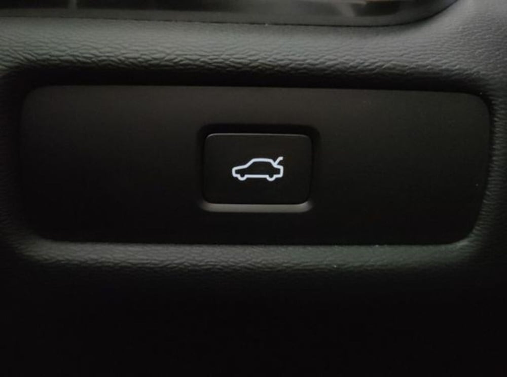 Volvo V60 nuova a Modena (13)