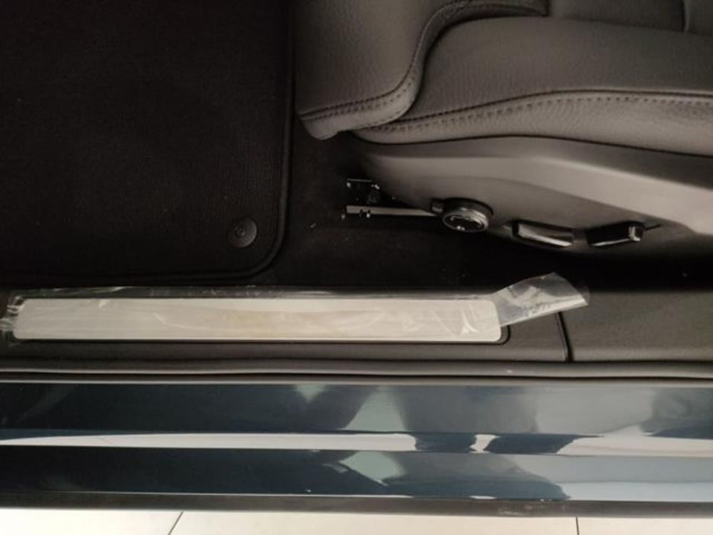 Volvo V60 nuova a Modena (15)