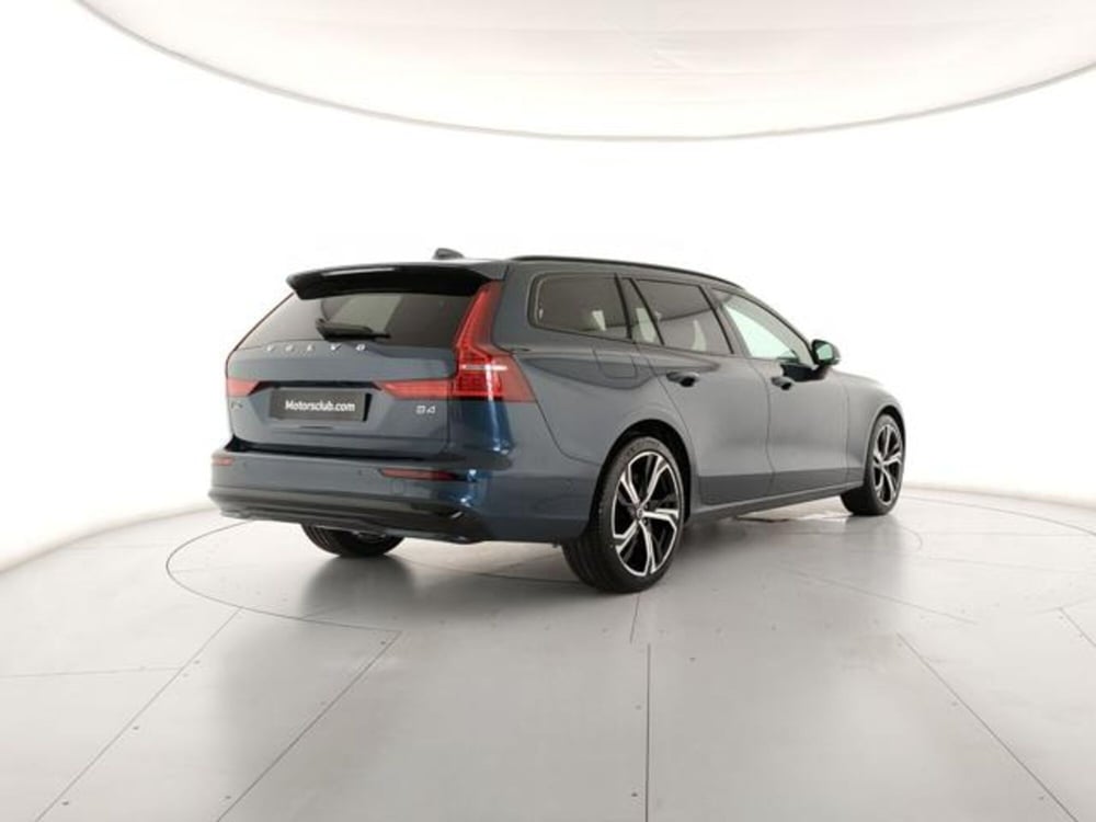 Volvo V60 nuova a Modena (5)
