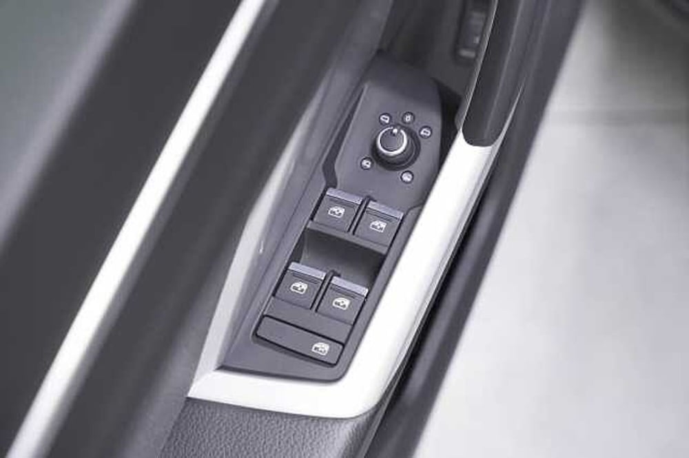 Audi Q3 Sportback usata a Como (16)
