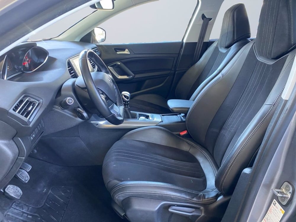 Peugeot 308 SW usata a Milano (9)