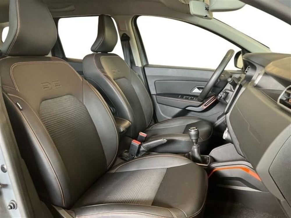 Dacia Duster usata a Como (11)