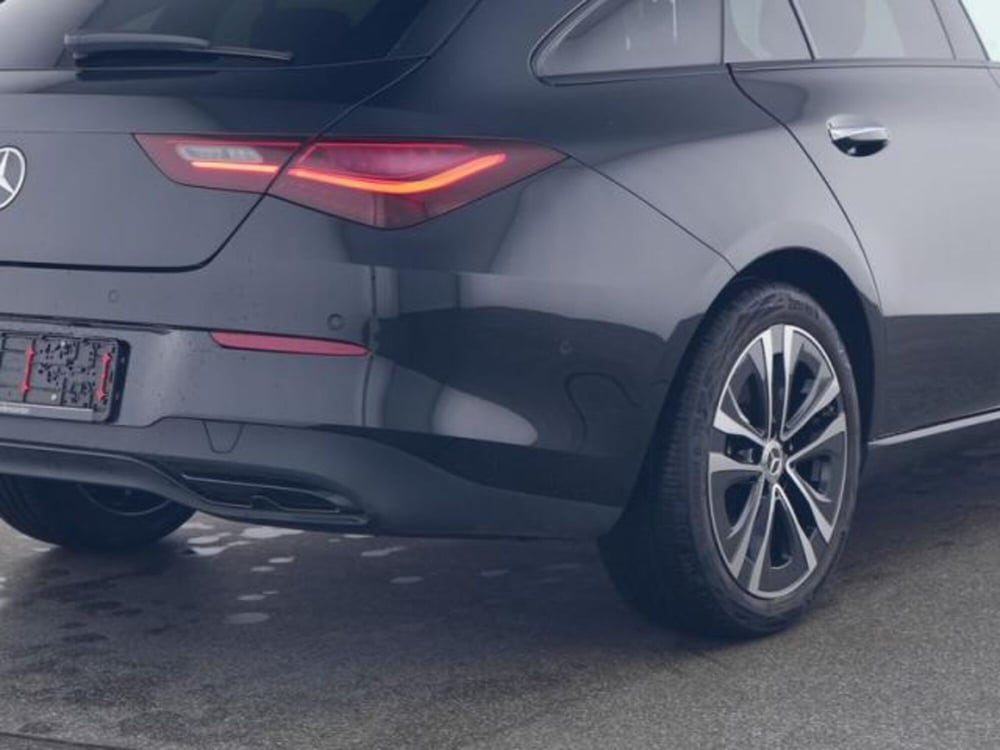 Mercedes-Benz CLA Shooting Brake usata a Milano (3)