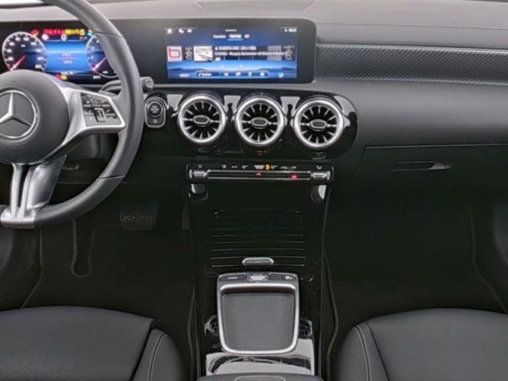 Mercedes-Benz CLA Shooting Brake usata a Milano (5)