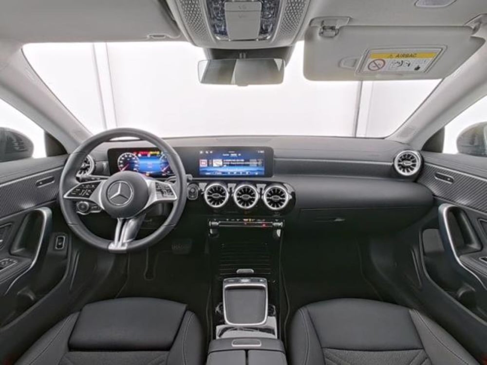 Mercedes-Benz CLA Shooting Brake usata a Milano (7)