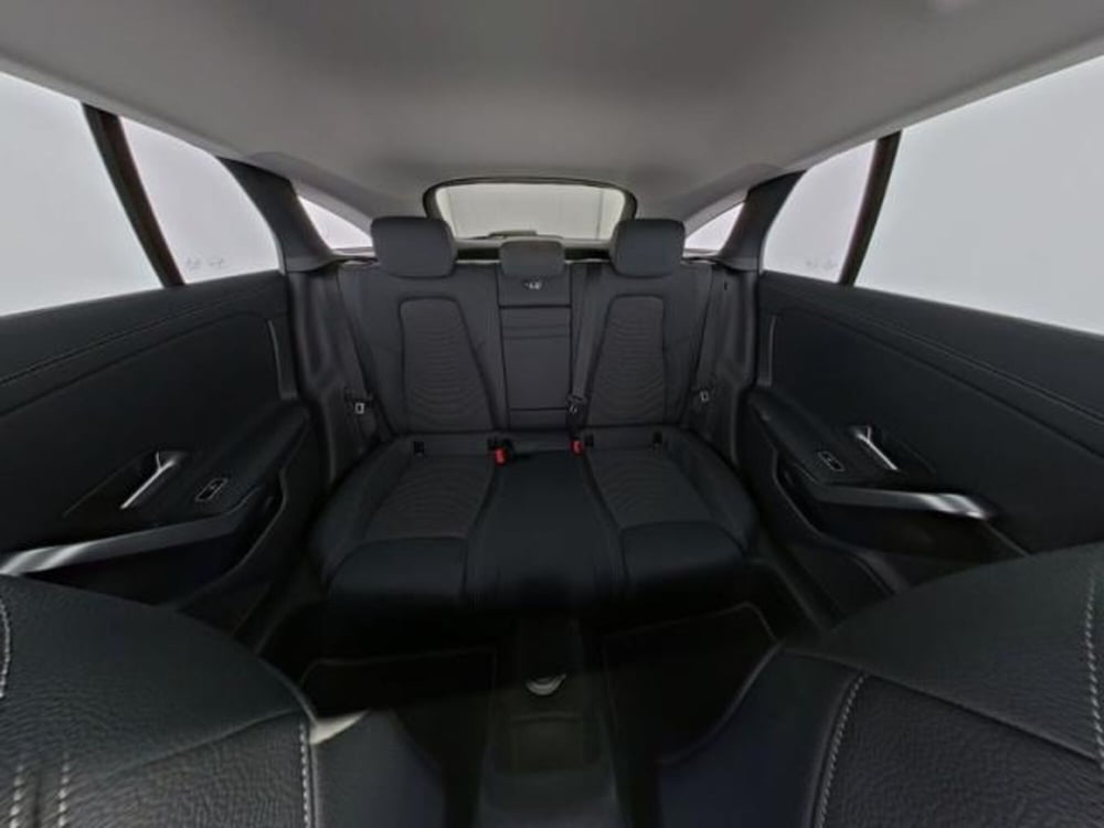 Mercedes-Benz CLA Shooting Brake usata a Milano (8)