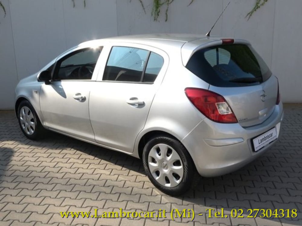 Opel Corsa usata a Milano (11)