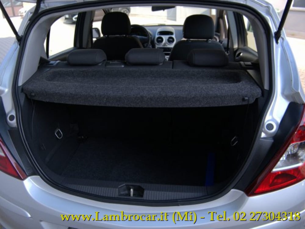 Opel Corsa usata a Milano (9)