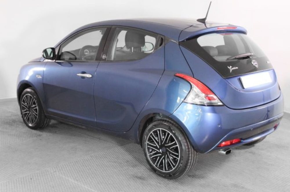 Lancia Ypsilon usata a Novara (4)