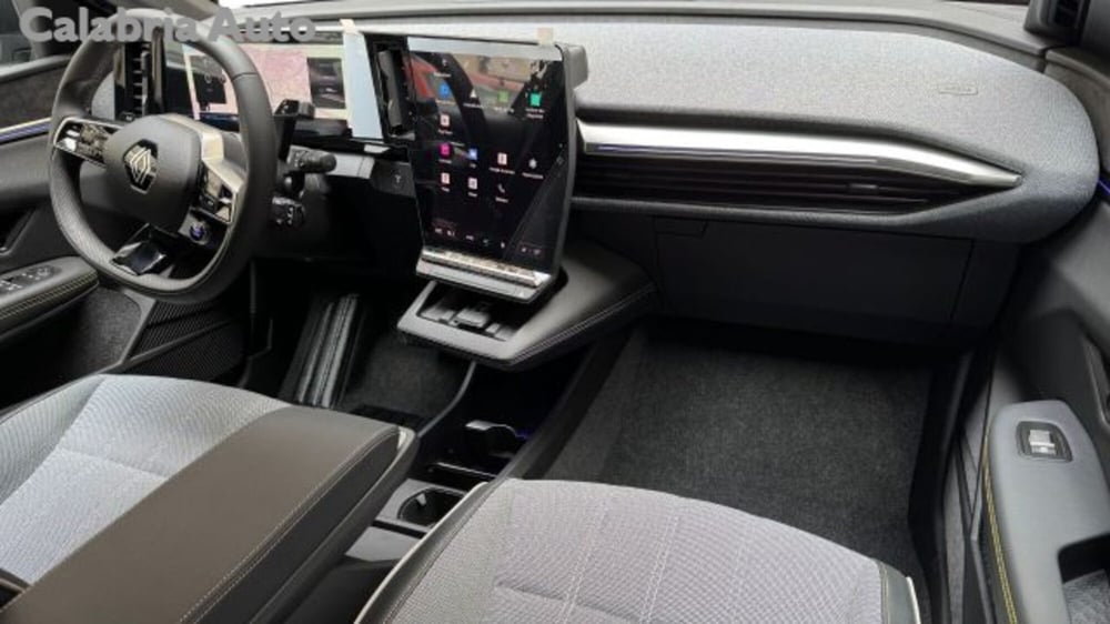 Renault Megane E-Tech Electric usata a Reggio Calabria (8)