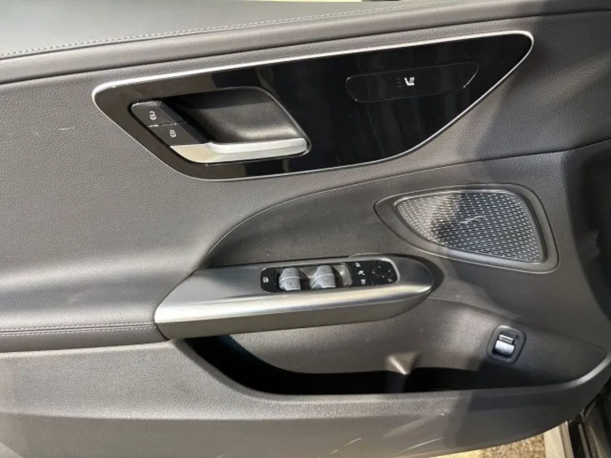 Mercedes-Benz Classe C Station Wagon nuova a Bologna (10)
