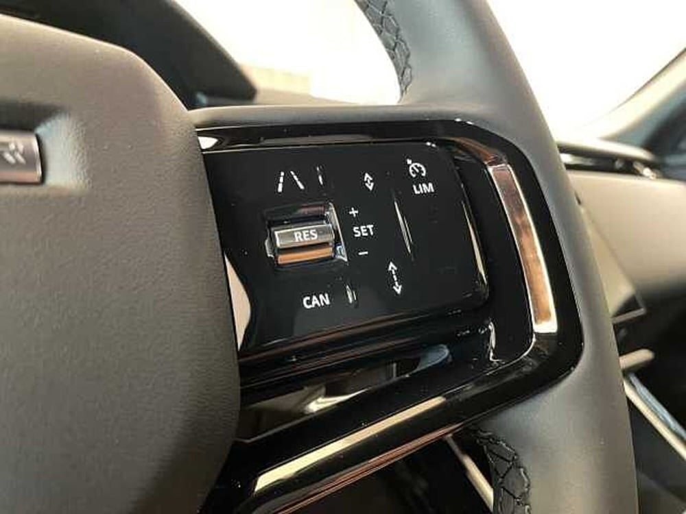 Land Rover Range Rover Velar nuova a Ravenna (15)