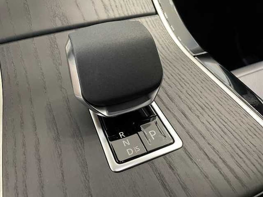 Land Rover Range Rover Velar nuova a Ravenna (19)