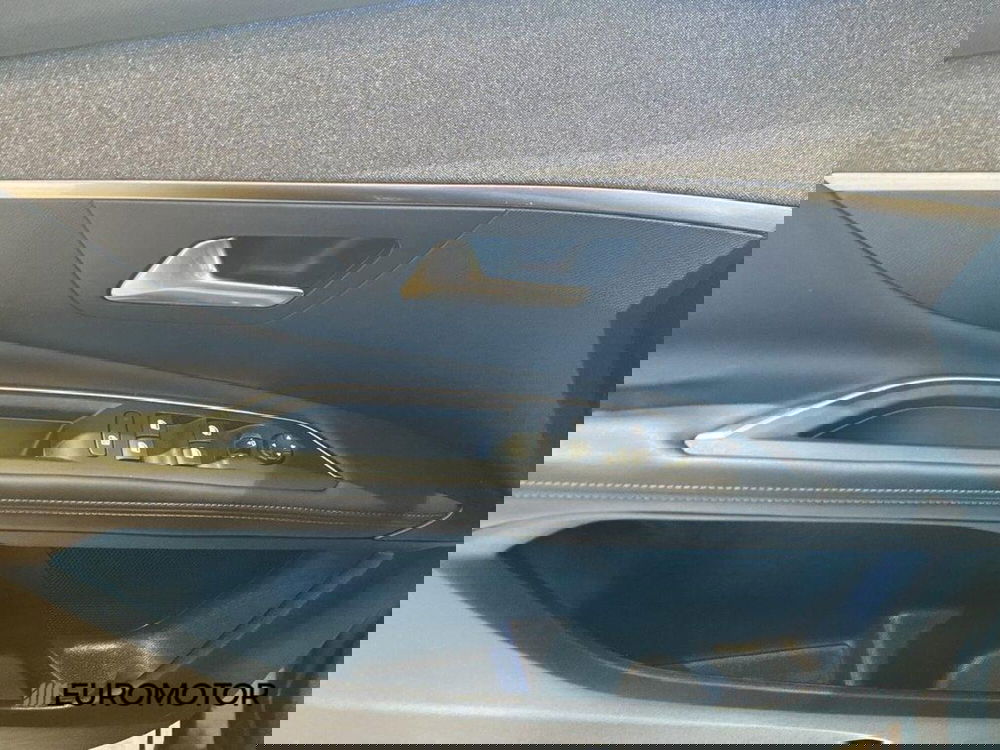 Peugeot 3008 usata a Bari (15)